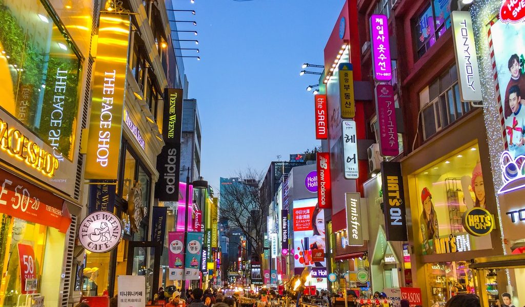 Korean shopping phrases for Myeongdong prices sizes discounts and tax refunds